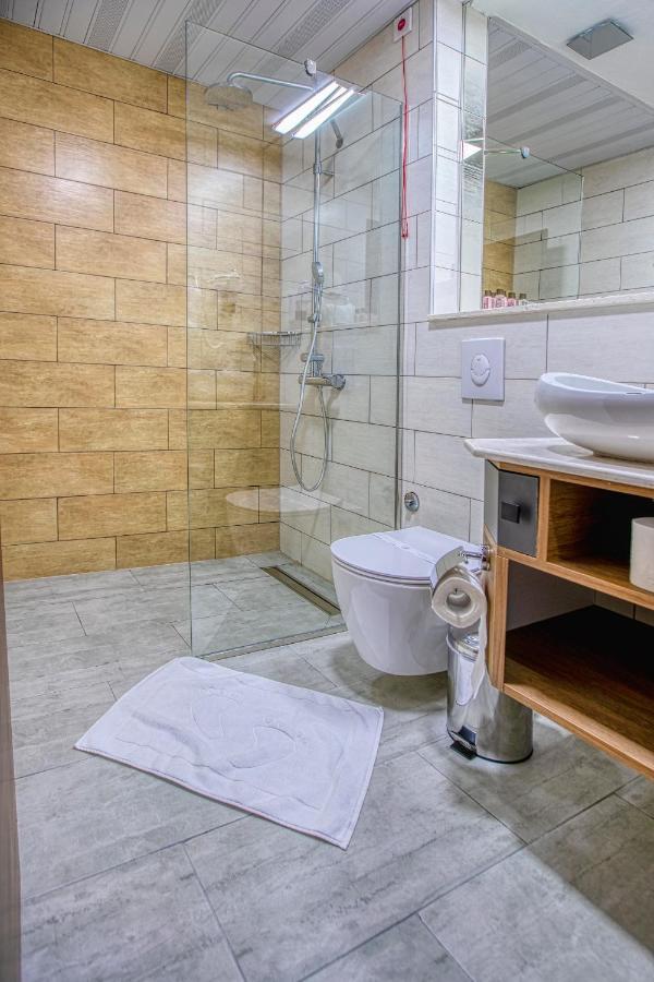 Hotel Nova Riviera Охрид Екстериор снимка